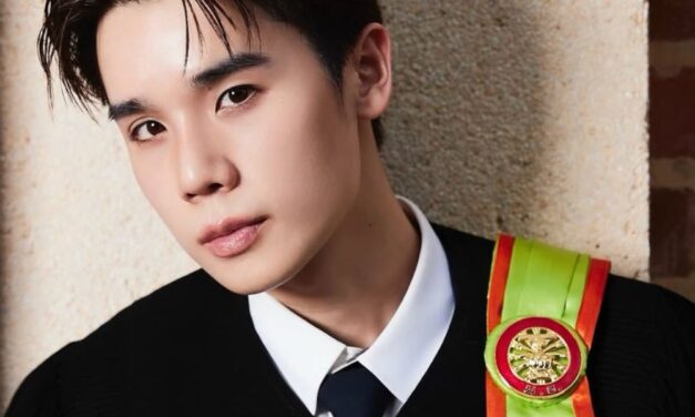 Selamat! Jimmy Jirataphol Menyelesaikan Pendidikan Master Dematologi di Thammasat University