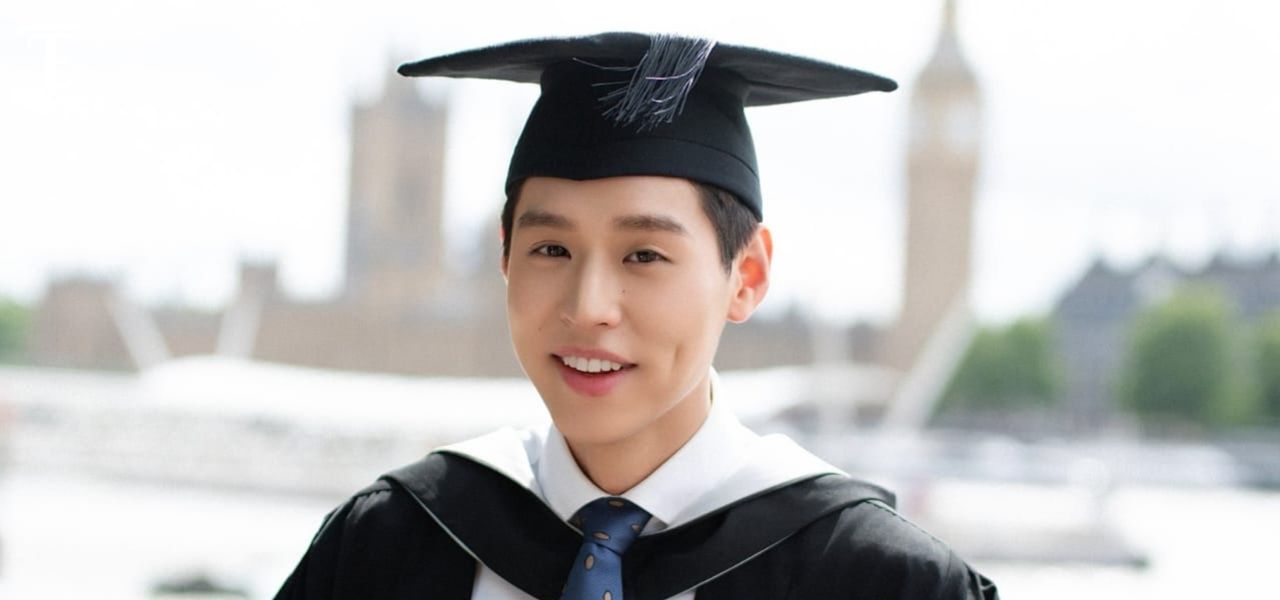 Selamat! Billkin Putthipong Meraih Gelar S2 dari Universitas College London