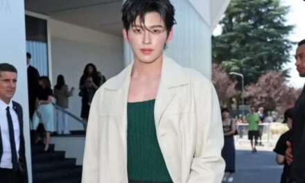 Dreams Come True! Pond Naravit Berhasil Satu Panggung dan Berfoto Bersama dengan Jaehyun dalam Acara ‘Prada Fashion Show’ di Milan