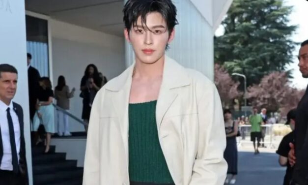 Dreams Come True! Pond Naravit Berhasil Satu Panggung dan Berfoto Bersama dengan Jaehyun dalam Acara ‘Prada Fashion Show’ di Milan