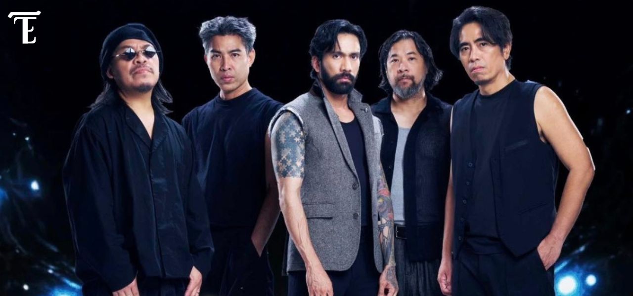 Terulang kembali! Vokalis ‘Big Ass’ Daycha Konarlo Terperosok di Atas Panggung
