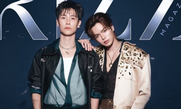 Potret Tampan Junior Panachai dan Mark Jiruntanin Sebagai Model Sampul ‘RIZZ Magazine No.20’ Sukses Curi Perhatian